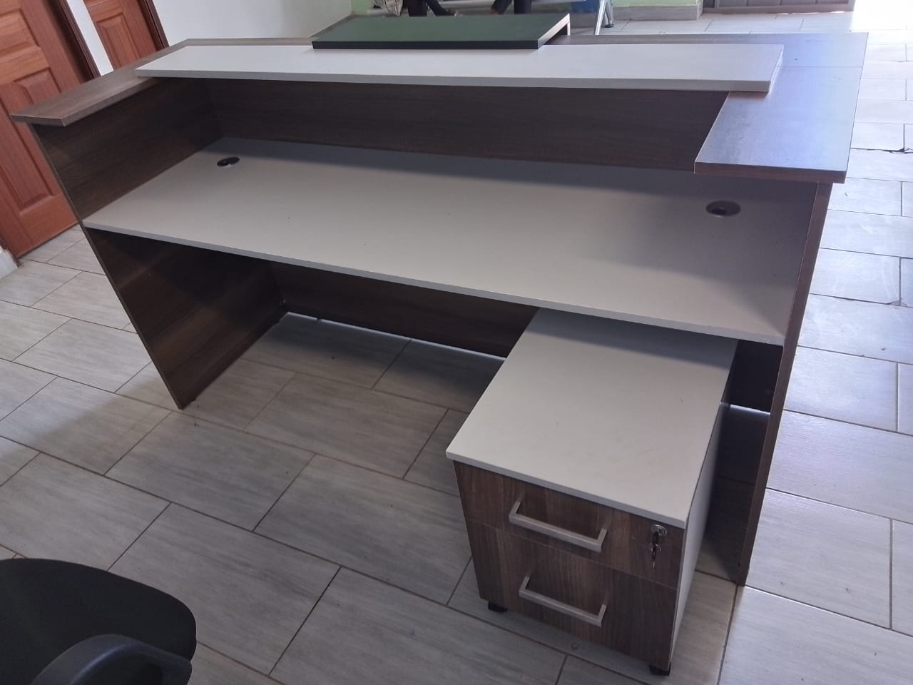 Reception Desk - Image 2