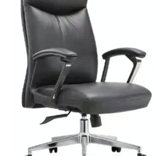 Puffed Executive Leather Chair
